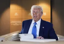 Trump busca reducir gobierno federal y enfrenta oposición judicial