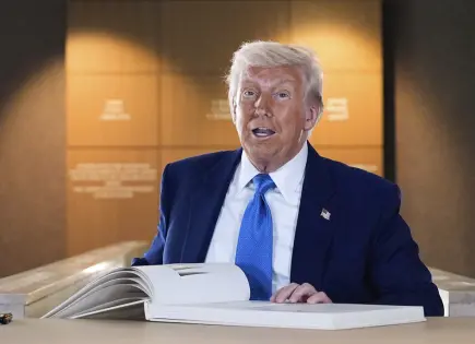 Trump busca reducir gobierno federal y enfrenta oposición judicial