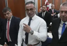 Ex médico de Maradona se dedica al fisiculturismo mientras lo juzgan por su muerte Ex médico de Maradona se dedica al fisiculturismo mientras lo juzgan por su muerte