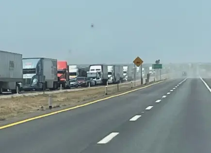 Reportan largas filas de vehículos en tramo Matehuala-SLP