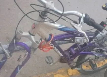 Ladrones roban la llanta de bicicleta