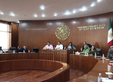 "No deben dar más apoyos a diputados para gasolina"