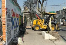Inician demolición de barda en tarimera de Soledad