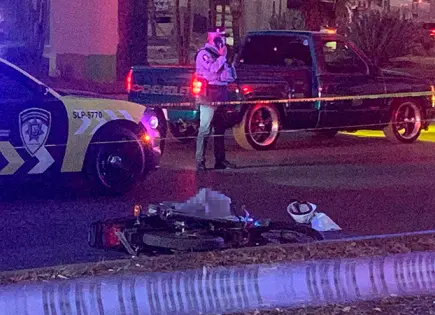 Pipa arrolla y mata a motociclista