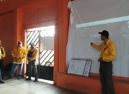 Sigue combate de incendios en Lagunillas y Ciudad Valles