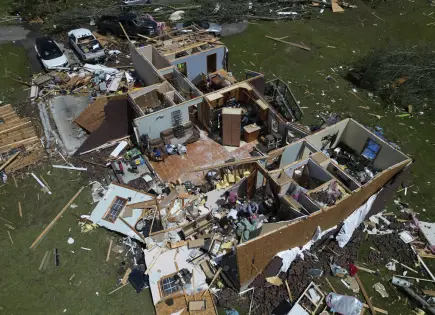Devastadoras consecuencias de las tormentas en Kentucky y Missouri