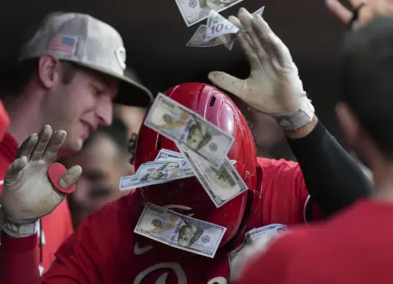 Emocionante partido de béisbol entre Rojos de Cincinnati y Guardianes de Cleveland