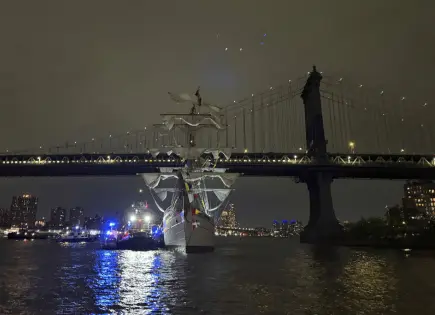 Alcalde de NY reporta dos muertos, tras choque de Buque Cuauhtémoc