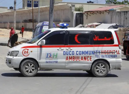 Atentado suicida en Somalia deja 13 muertos en centro militar