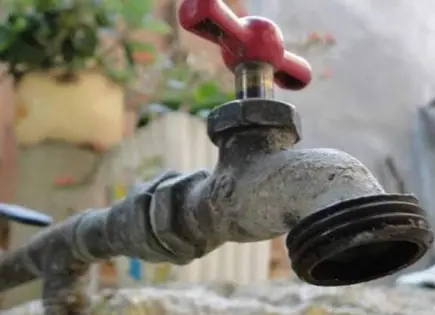Desabasto de agua en colonia Cumbres