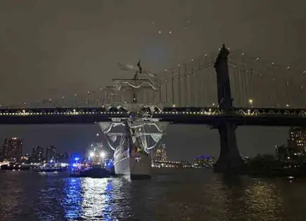 El Cuauhtémoc impacta puente