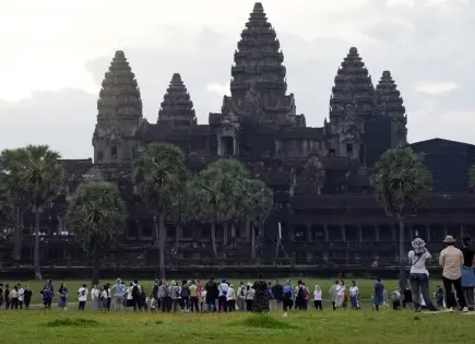 Un rayo mata a tres personas en Angkor Wat