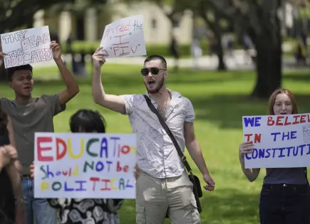 Impacto de la revocación de visas en estudiantes internacionales