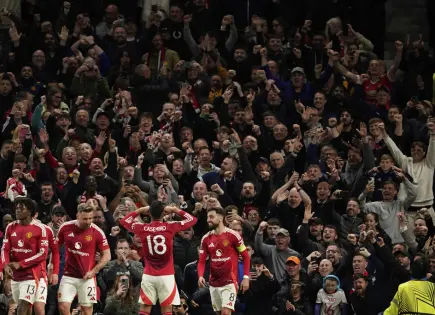 La UEFA advierte a fans de Man United y Tottenham sobre venta no oficial de entradas para la final