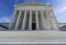 Corte Suprema permite a Trump retirar protecciones legales a venezolanos