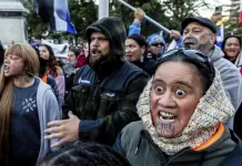 Polémica por protesta con haka en Parlamento de Nueva Zelanda