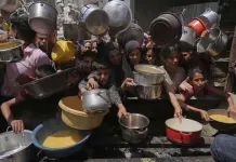 Israel permite la entrada de ayuda a Gaza