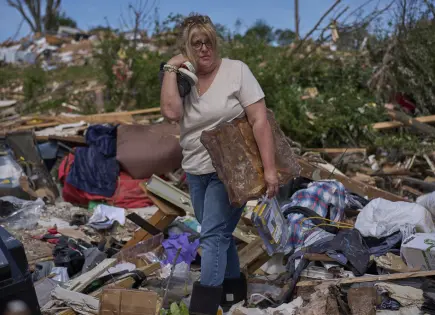 Impacto de los tornados y recortes en el Servicio Meteorológico Nacional