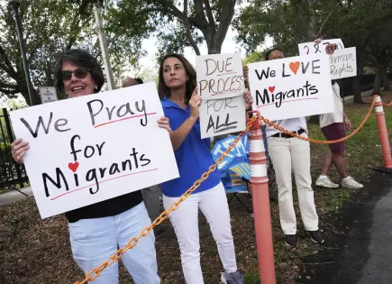 Reactivación de antiguo programa delega a policía local la aplicación de leyes migratorias de Trump