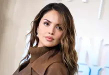 Eiza Gonz&aacute;lez deslumbra en Nueva York con look total marr&oacute;n de Ralph Lauren