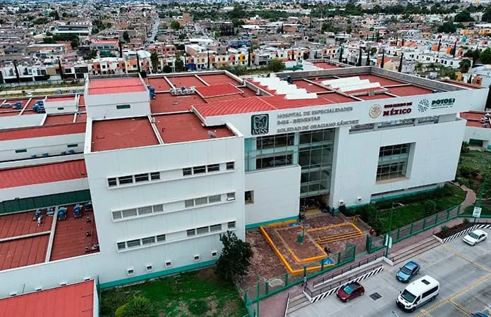 Ganan menos, más de 3 mil médicos: Inegi