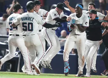 Marlins dejan tendidos a Cachorros
