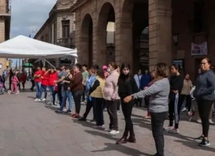 Hoy, Taller de Danza Teatro en Plaza de Armas
