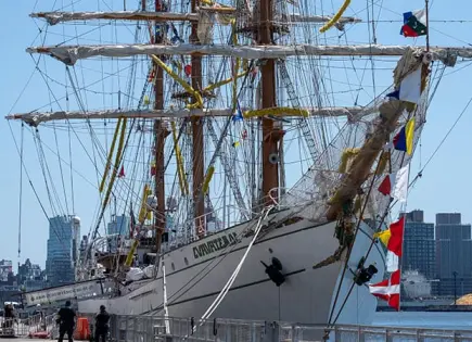 Piloto de EU, encargado de maniobrar Buque Cuauhtémoc: Semar