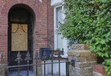 Acusan a un tercer hombre por incendios en propiedades de Keir Starmer Acusan a un tercer hombre por incendios en propiedades de Keir Starmer