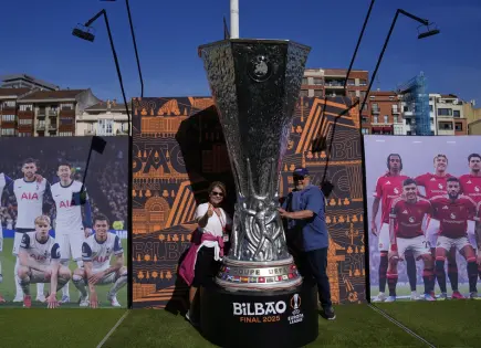 Man United y Tottenham se enfrentan en final inglesa de la Liga Europa