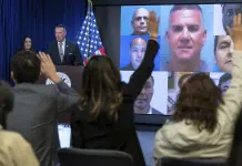 Juez dice que la administración Trump violó una orden judicial sobre deportaciones