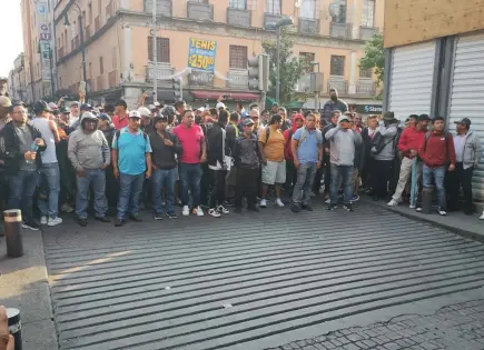 La CNTE bloquea accesos a Palacio Nacional