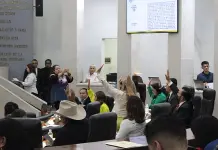 Congreso se vuelve un ring de "boxeo" Congreso se vuelve un ring de "boxeo"