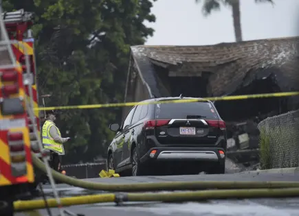 Varios muertos al estrellarse avioneta en vecindario de San Diego