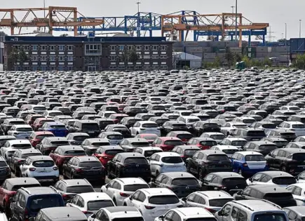 Buscan más destinos para autos mexicanos