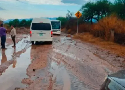 Lluvias incomunican Tanque Colorado
