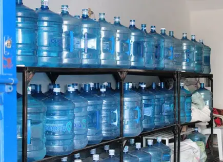 Escuelas de SGS recibirán gratis agua purificada