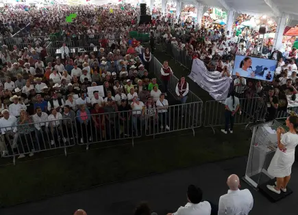 Detalla Sheinbaum proyectos carreteros para SLP
