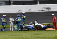 Kyle Larson se estrella en la Indy 500 y termina su intento de doblete en Coca-Cola 600 Kyle Larson se estrella en la Indy 500 y termina su intento de doblete en Coca-Cola 600