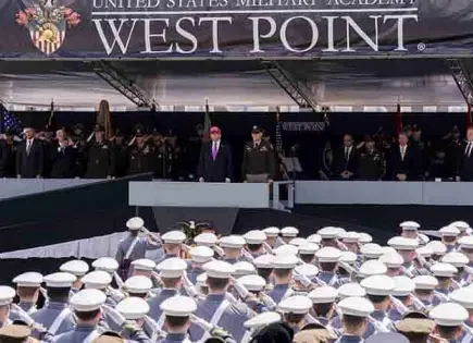 Donald Trump se atribuye la fortaleza militar