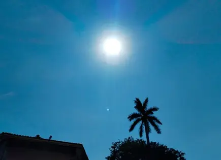 Reportan tres deshidratados por intenso calor