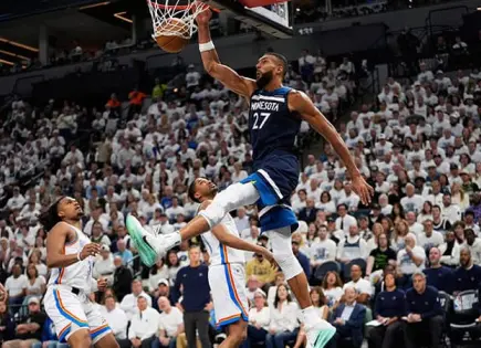 Wolves anulan al Thunder y reabren la serie, 2-1