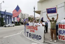 Medidas migratorias de Trump inquietan a exiliados cubanos protegidos de la deportación en EEUU