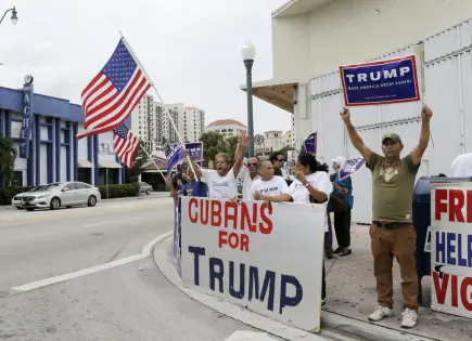 Medidas migratorias de Trump inquietan a exiliados cubanos protegidos de la deportación en EEUU