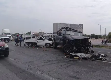 Video | Aparatoso choque en carretera 57 deja dos heridos