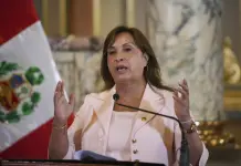 Fiscalía pide reconsiderar denuncia contra presidenta de Perú