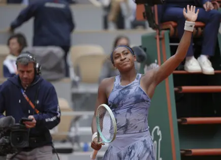 Coco Gauff provoca risas y aplausos en Roland Garros