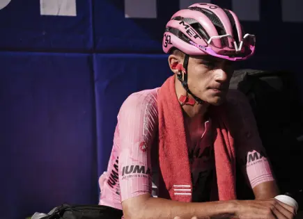 Giro: Del Toro se aferra al liderato