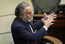 Controversia en Colombia por consulta popular y reforma laboral