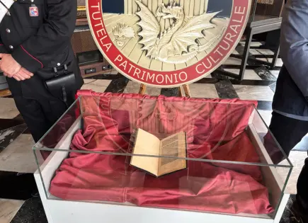 Devuelven incunable histórico a biblioteca de Venecia